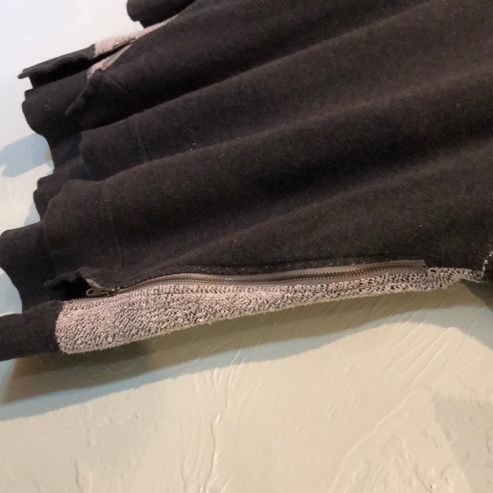 sweater - Picture 3 of 4